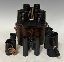 A leather cased set of binoculars by J Lizars ltd Edinburgh, Glasgow etc, Stepruva 9x35 model number
