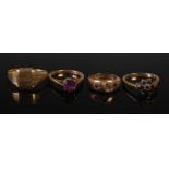 A group of four 9ct gold rings to include a signet ring and three assorted gem set rings, gross