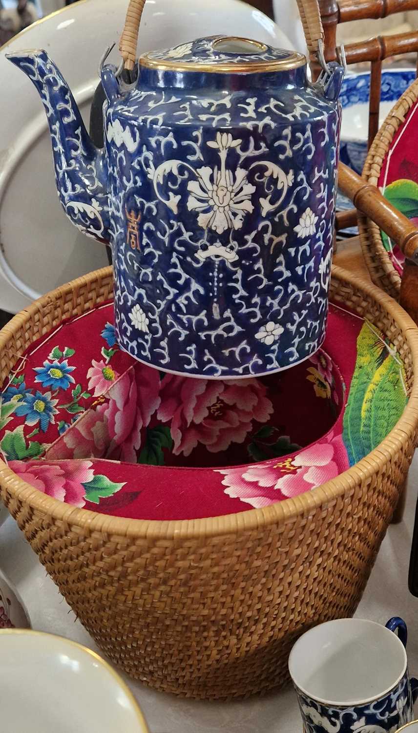 A Chinese porcelain blue and white part tea set with gilded borders, the teapot contained within a - Image 4 of 4