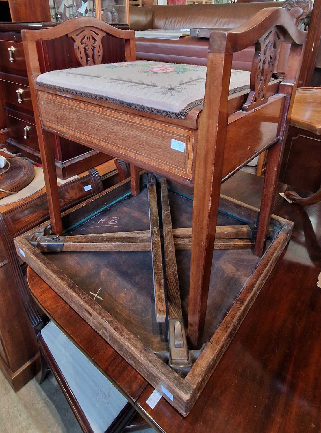 A group of furniture to include reproduction two door side cabinet, mahogany open bookcase, - Image 4 of 6