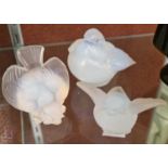 Three assorted Sabino opalescent glass models of birds, the largest 5.5cm high.