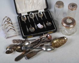 A collection of assorted silverware to include a cased set of six Birmingham silver coffee spoons, a