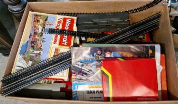 A collection of mainly Hornby OO guage items to include a boxed inner city mail part train set, a