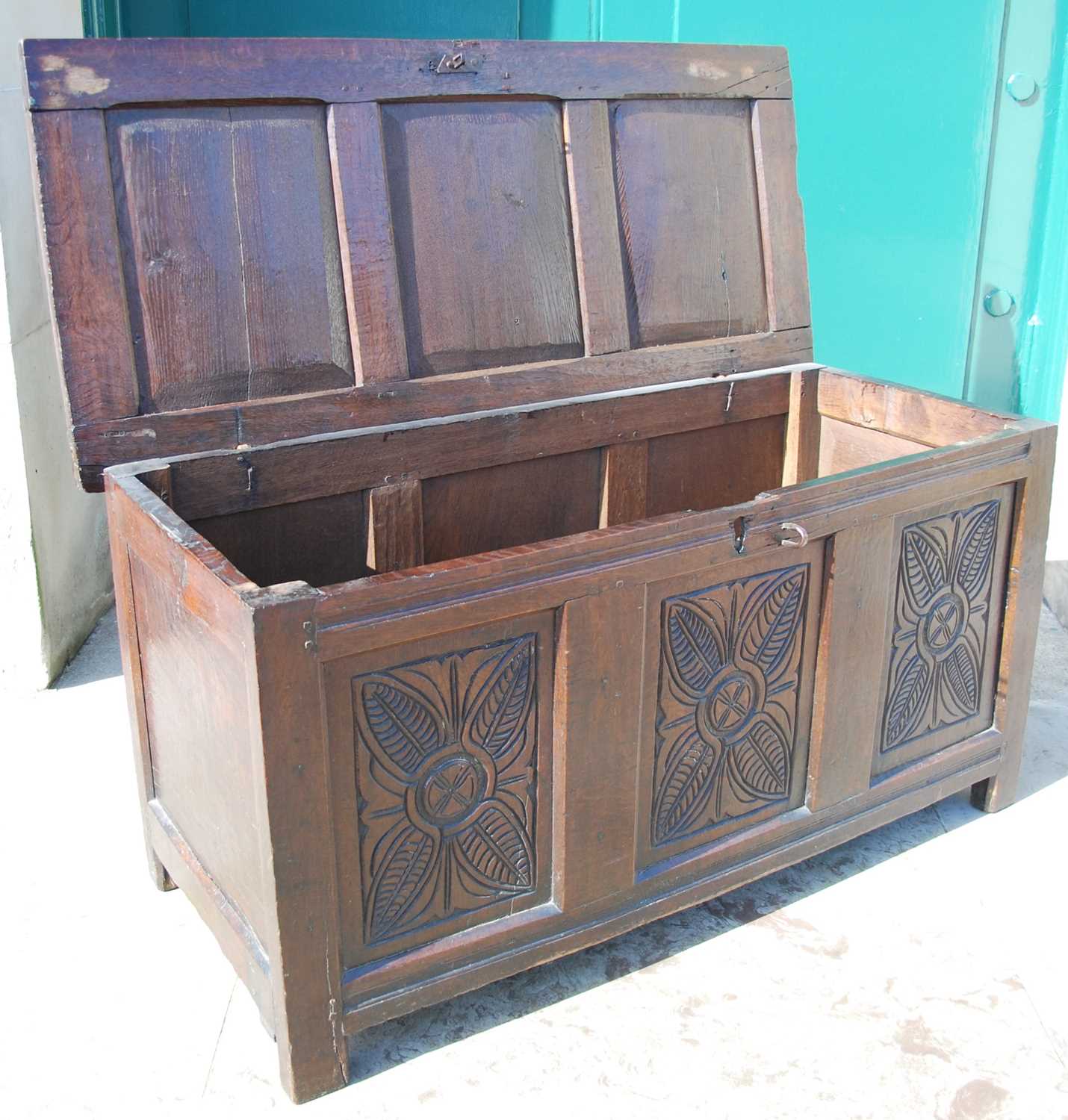 A George III oak coffer, the triple panel hinged cover over a triple panel front carved with three - Bild 5 aus 7