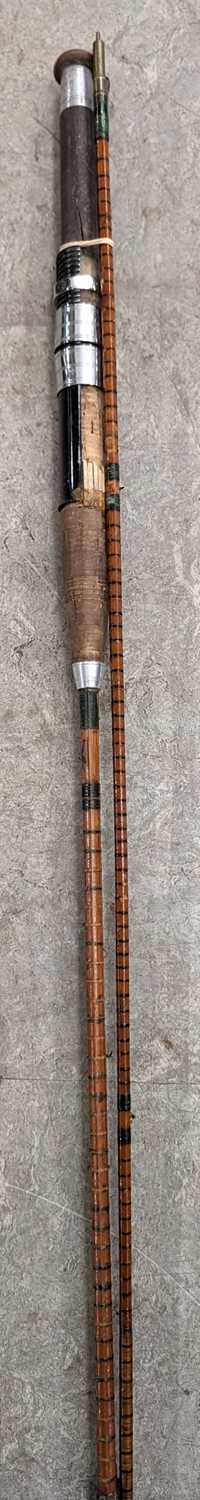 Fishing Interest - a J.S.Sharpe of Aberdeen 'Scottie' two piece split cane rod with two - Bild 2 aus 6