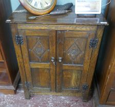 Oak cabinet - Approx size: W: 65cm D: 38cm H: 82cm