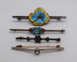 Collection of bar brooches to include silver