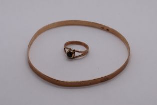 9ct gold bangle & ring - Approx gross weight 6.9g