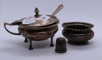 Hallmarked silver condiment pot with spoon etc - Approx weight 114g