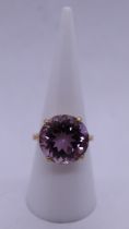 Large 9ct gold amethyst set ring - Size M