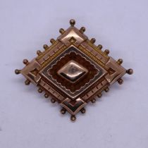 Victorian 9ct gold brooch