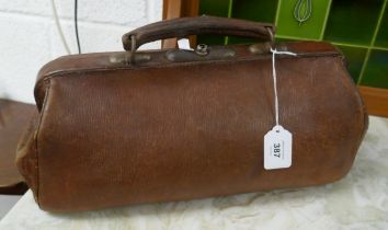 Small leather Gladstone bag