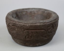 Meso American artifact - Molcajete traditional Mexican mortar and pestle - Approx H: 10cm D: 20cm