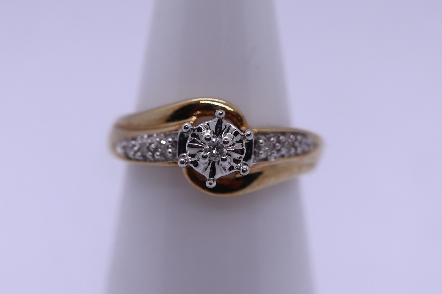 9ct gold diamond solitaire ring with diamond encrusted shoulders - Size I - Image 3 of 3