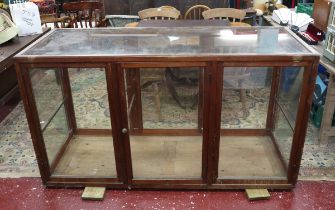 Early 20thC glass shop display counter with 6 opening doors - Approx size W: 183cm D: 72cm H: 100cm