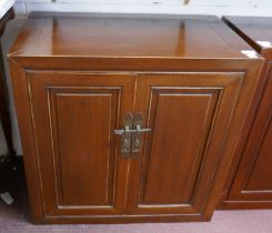 Vintage Chinese cabinet - Approx size W: 70cm D: 41cm H: 70cm