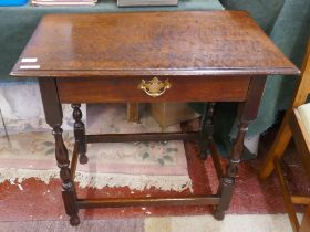 Early 19th century oak side table with drawer - Approx size: W: 73cm D: 44cm H: 71cm