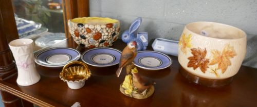 Collection of ceramics to include Wedgwood, Clarice Cliff etc