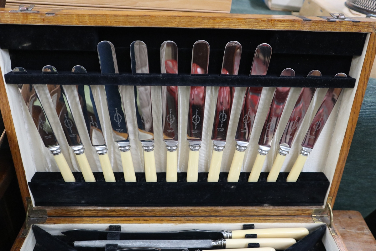 2 boxed canteen of cutlery together with 3 cutlery boxes - Image 6 of 8