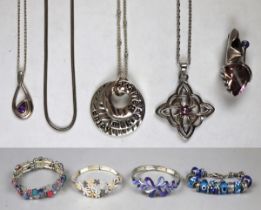 Collection of jewellery to include silver