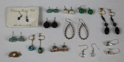 Collection of earrings to injclude 9ct gold and silver