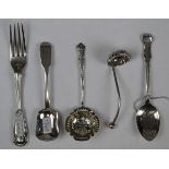 Collection of silver spoons etc - Approx weight 152g