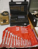 Set of spanners together with a drill bit set