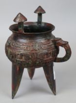 Antique Chinese bronze ding - no reserve - Approx height 26cm