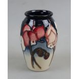 Small Moorcroft vase - Approx height: 11cm