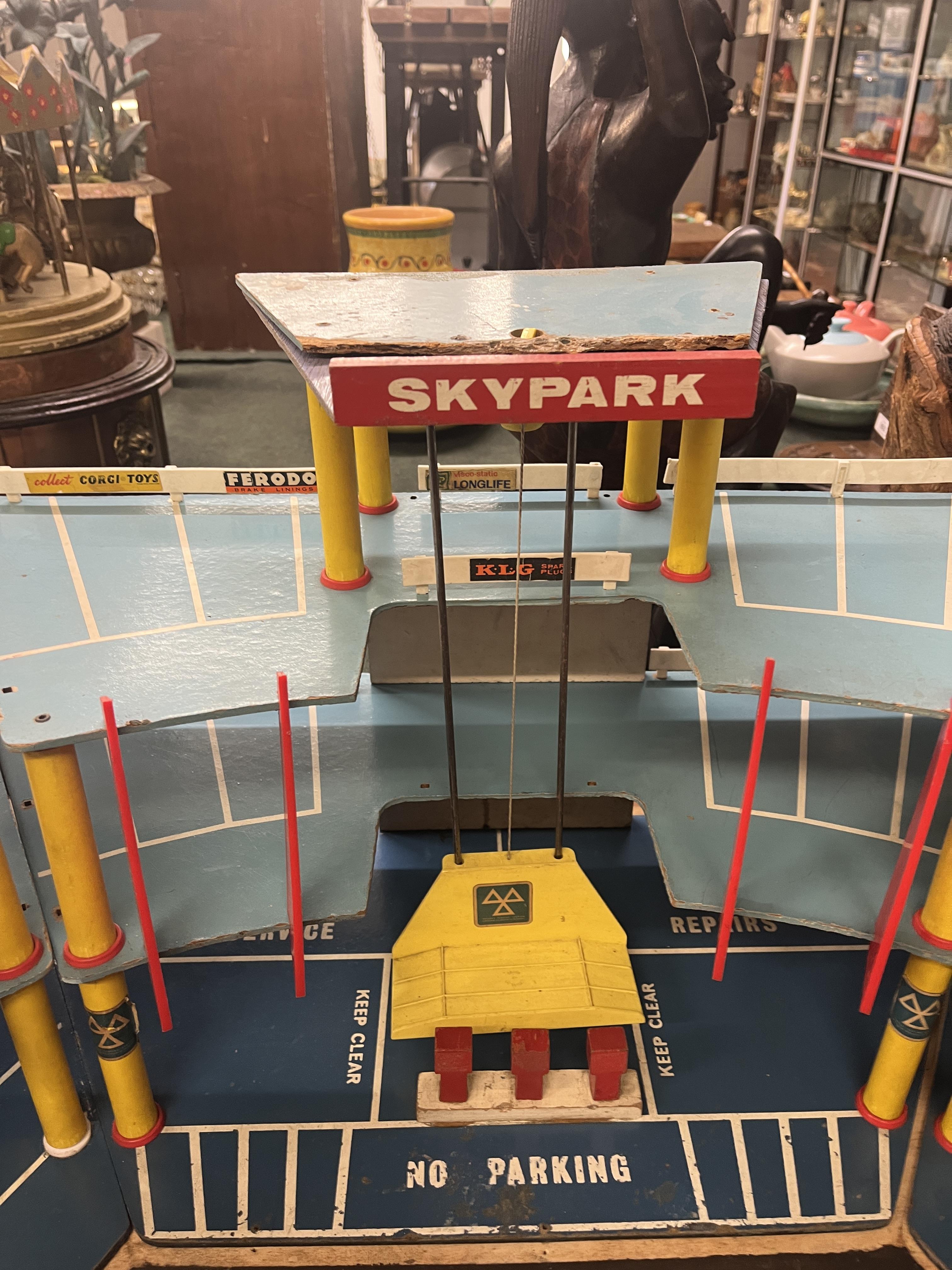 Rare Corgi Skypark garage - Image 2 of 4