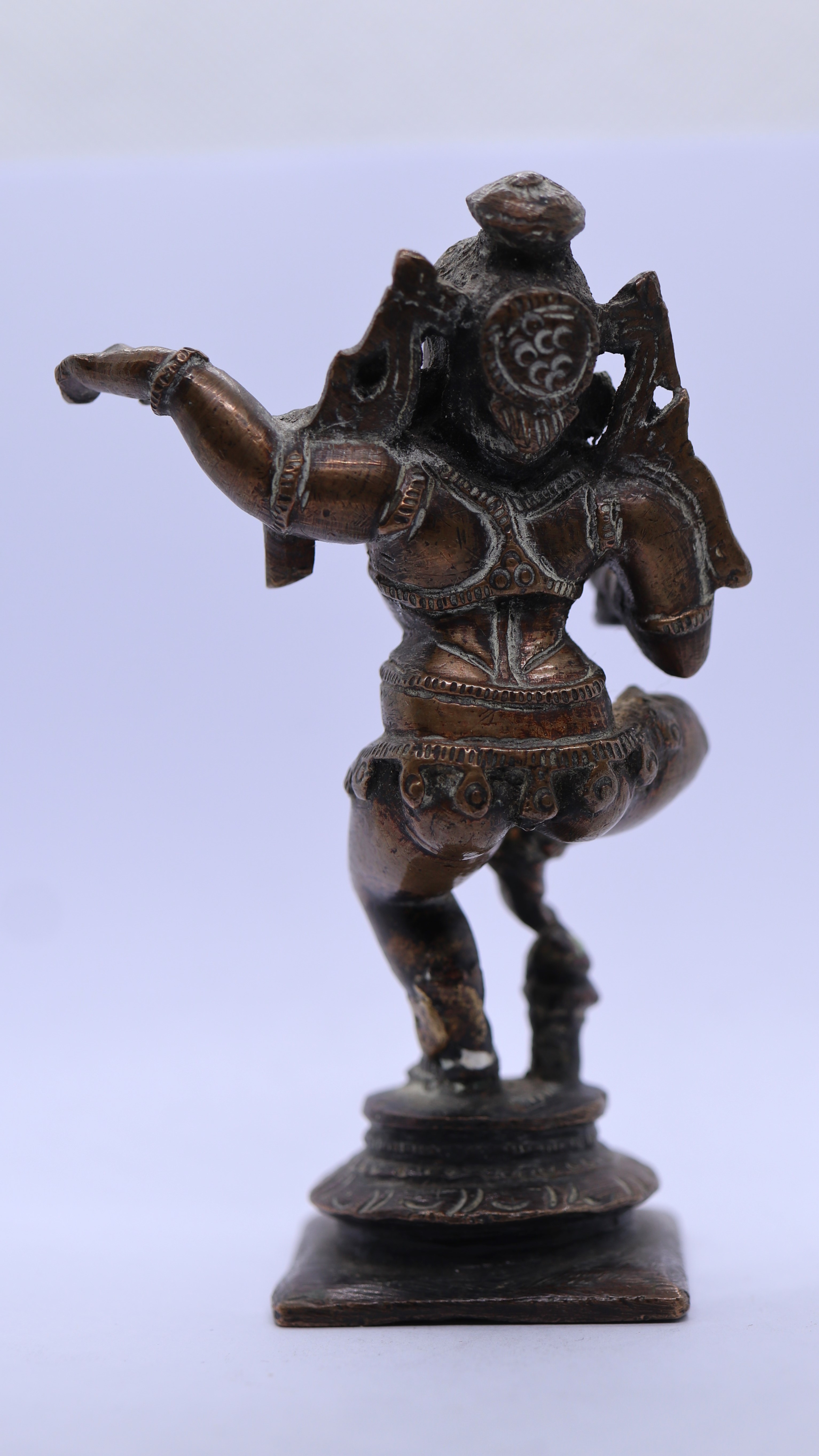 Small bronze figure of Krishna incarnation of Vishnu - Image 2 of 4