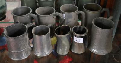 Collection of tankards to include pewter and horn