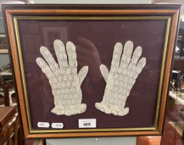 Framed lace gloves