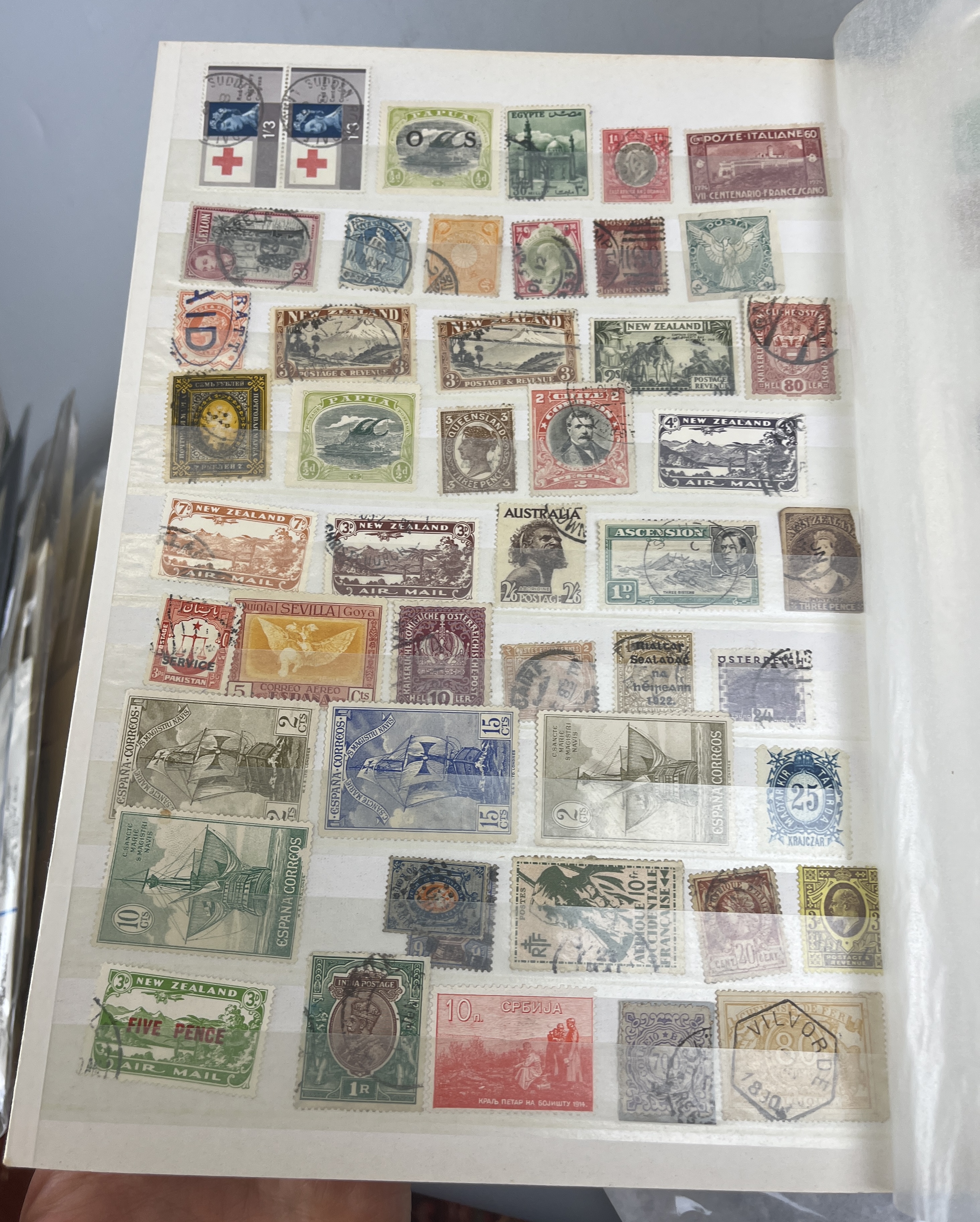 Stamps - World on stock book pages (500+) - Image 11 of 12