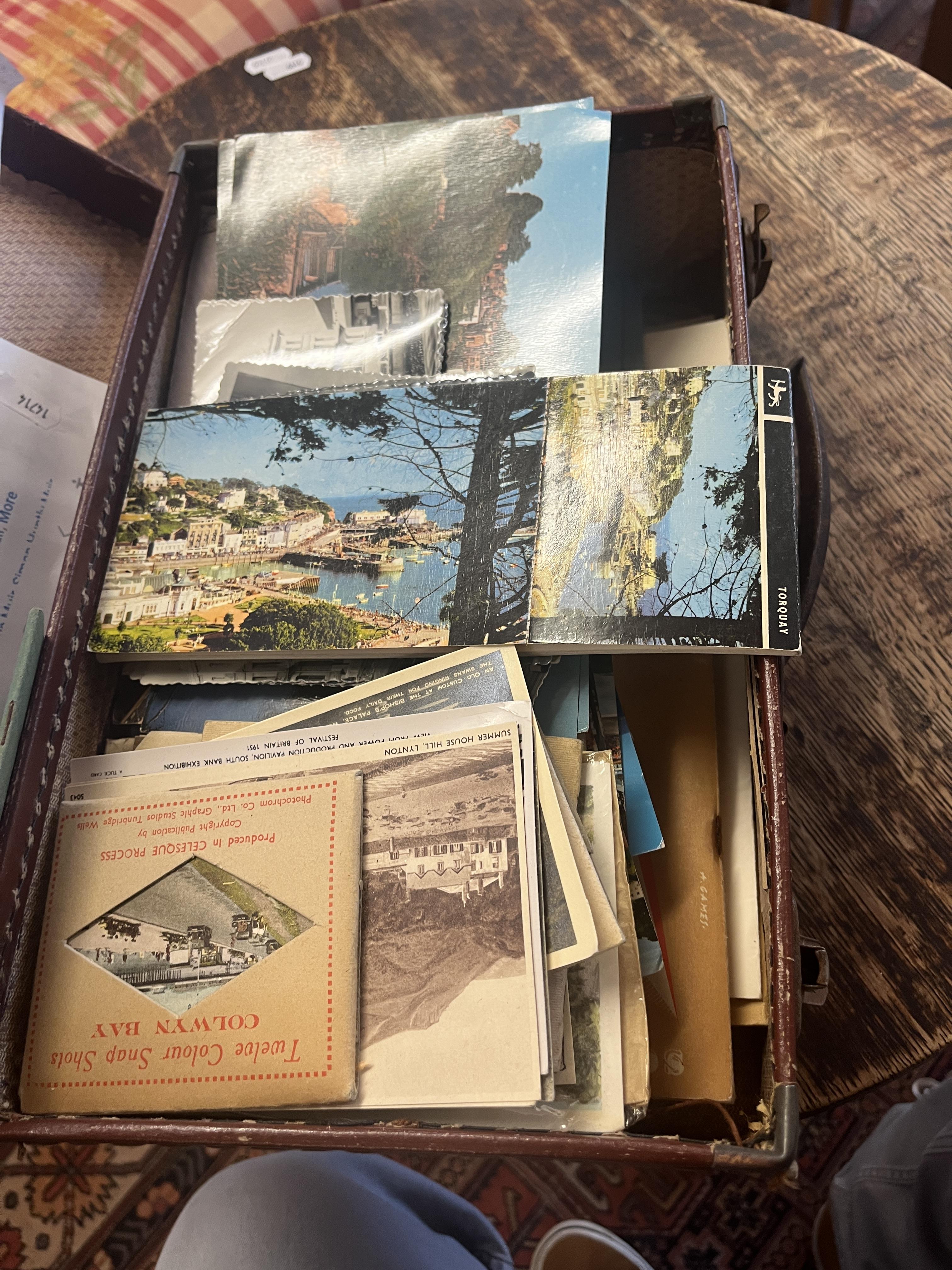 Collection of postcards and ephemera in small cases - Image 4 of 8