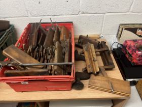 Good collection of wood planes