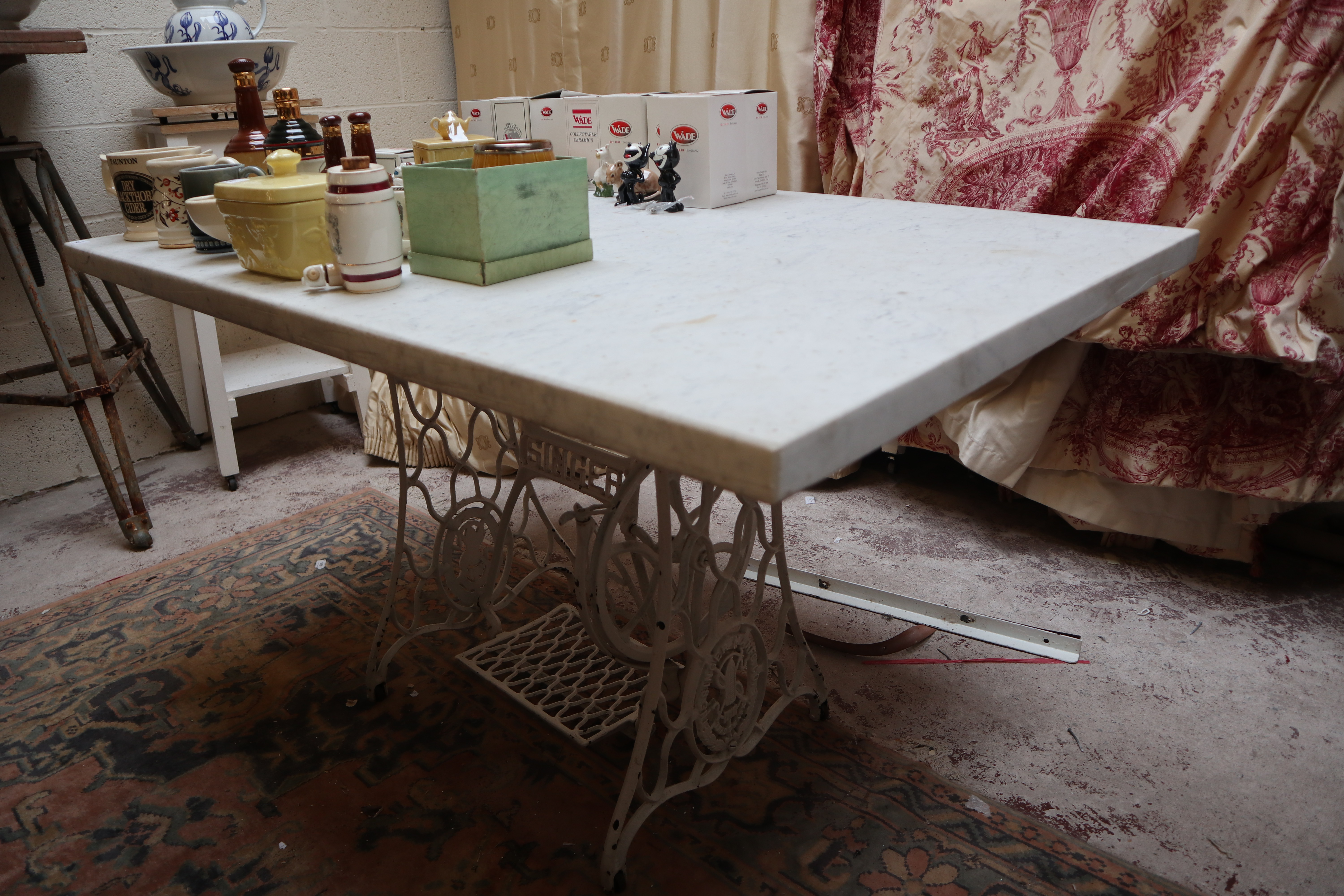 Singer sewing machine base converted to table with marble top - Image 5 of 5