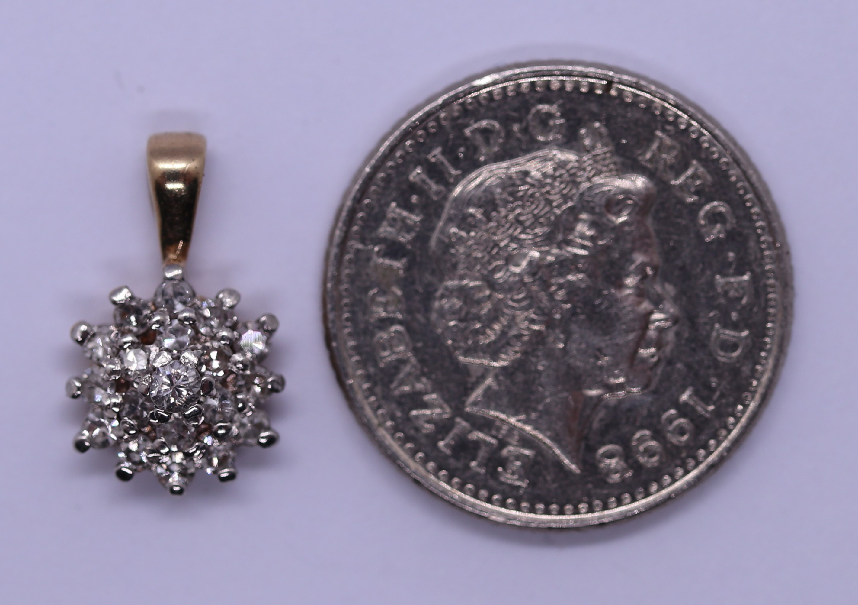 9ct gold diamond set pendent - Image 2 of 2