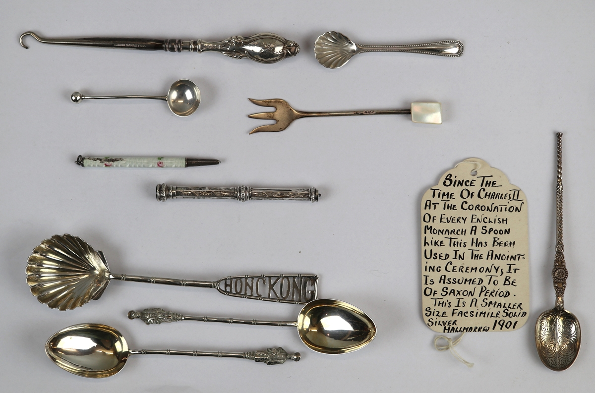 Collection of silver spoons and silver propelling pencils - Approx gross weight: 94g
