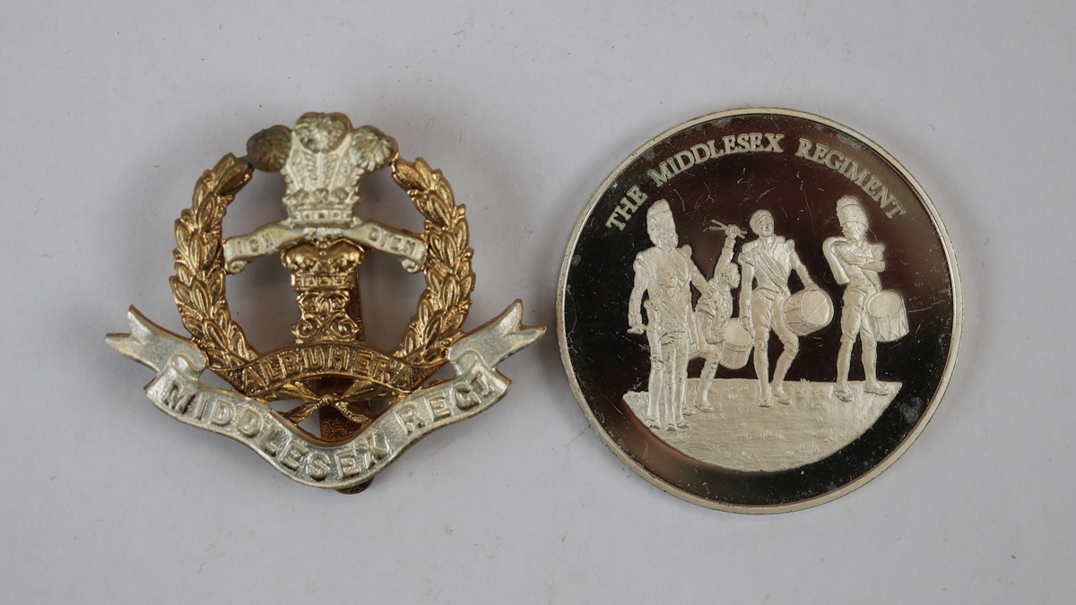 Hallmarked silver medal & matching insignia - The Middlesex Regiment