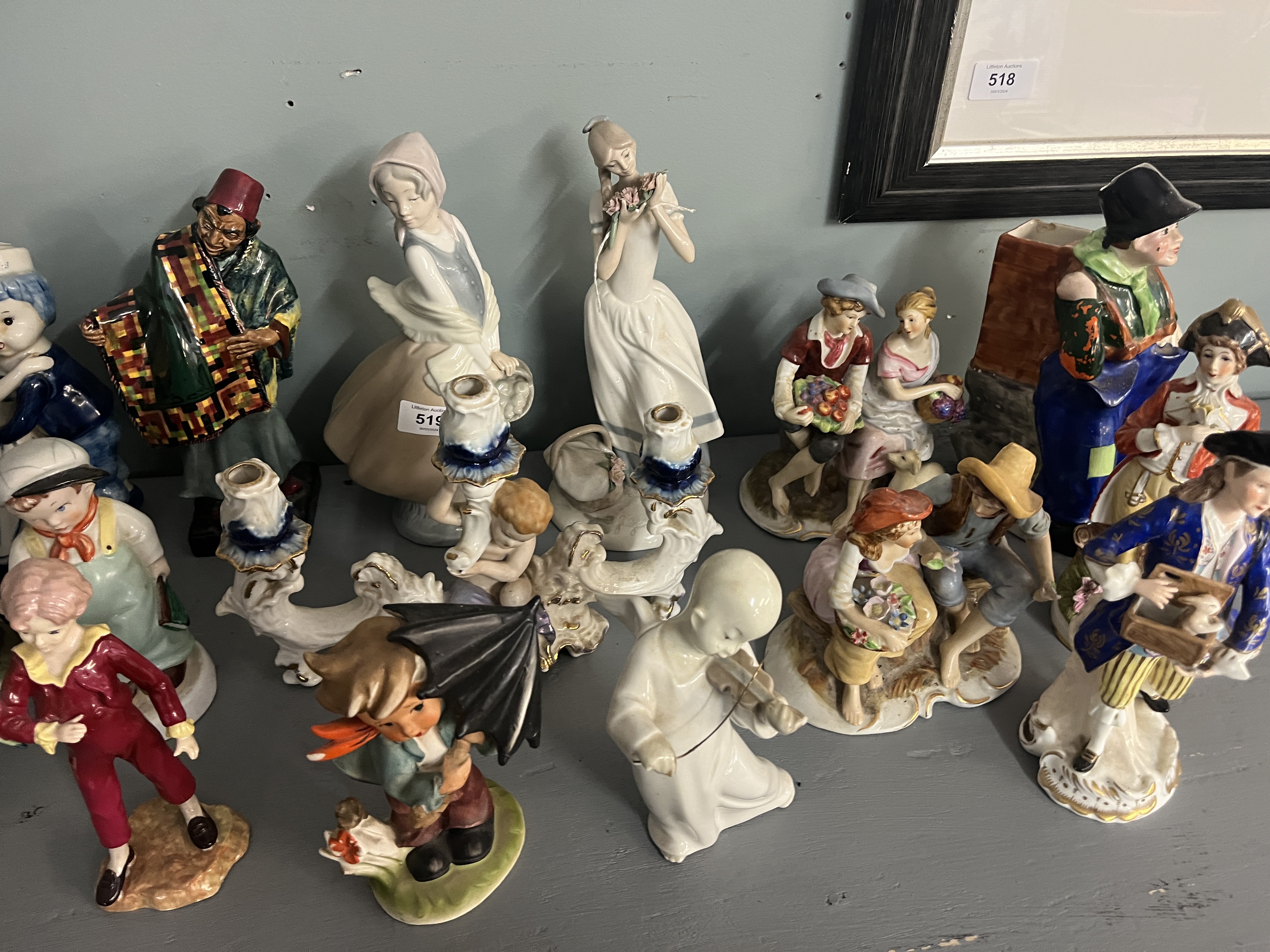 Collection of figurines to include Ladro, Nao and Royal Doulton - Bild 3 aus 4