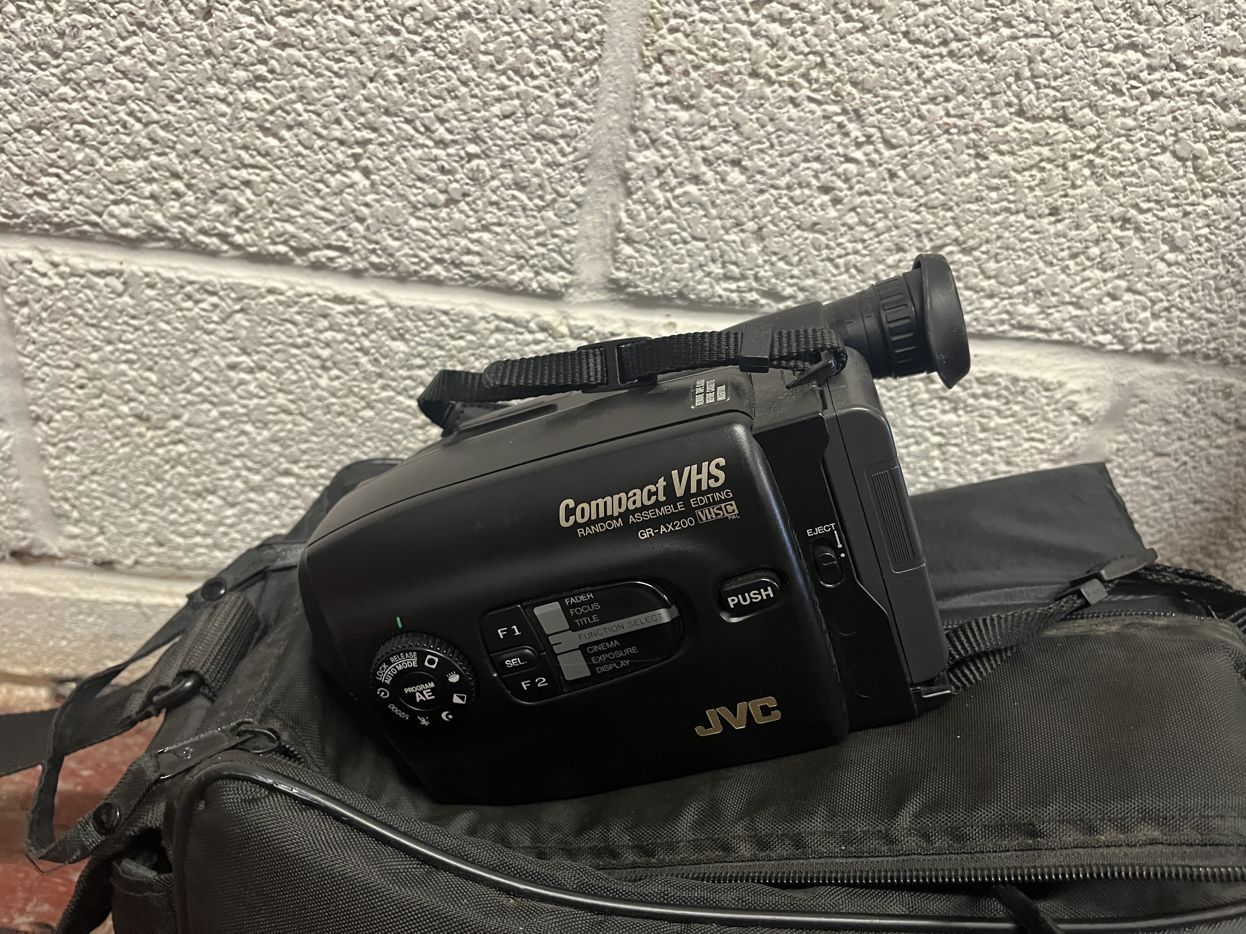 Olympus 35mm camera OM101 with lenses, tripod together with a VHS video camera - Image 3 of 3