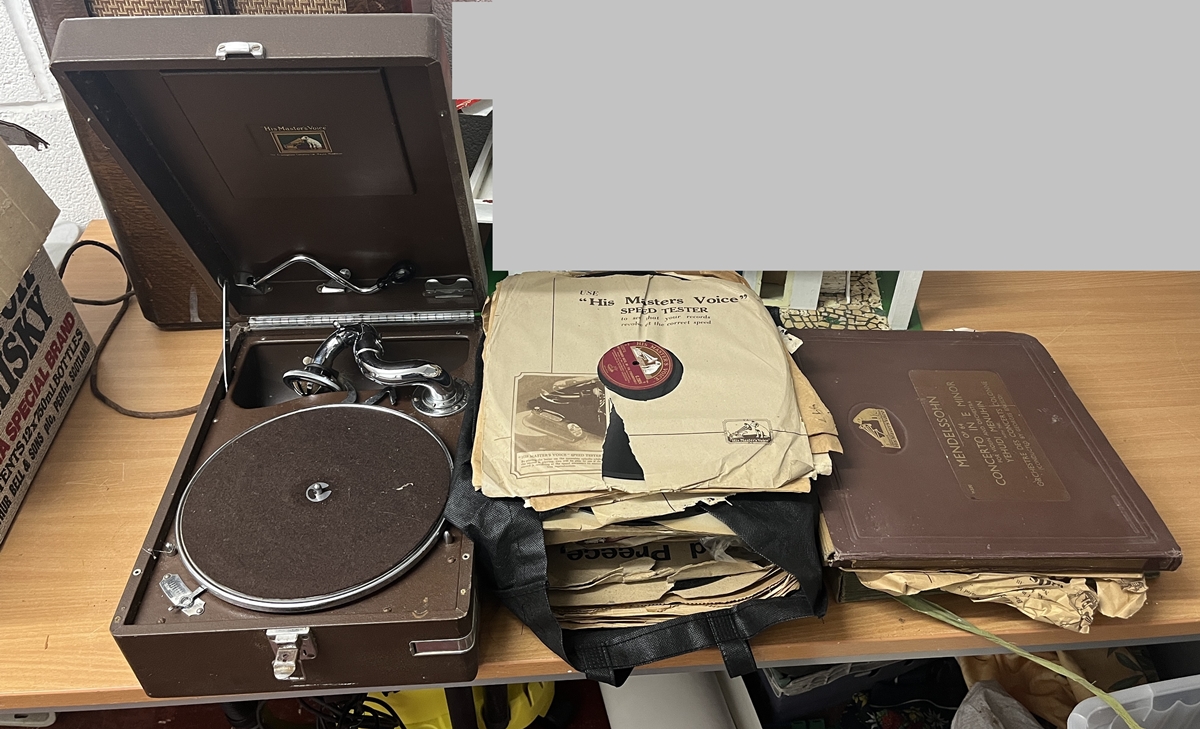 Antique gramophone and quantity of records