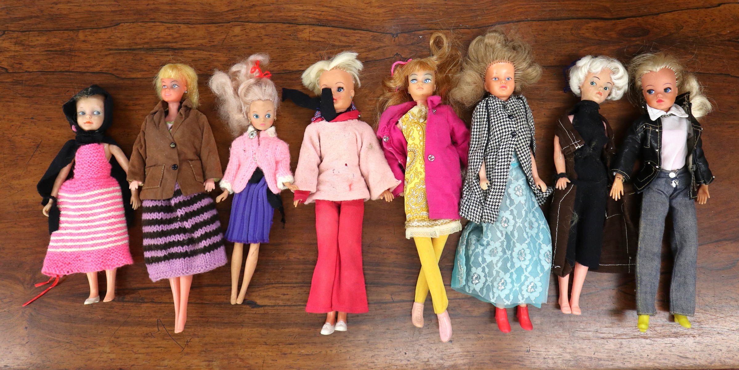 Large collection of vintage Sindy, Barbie clothes, furniture, pram etc - Image 6 of 7