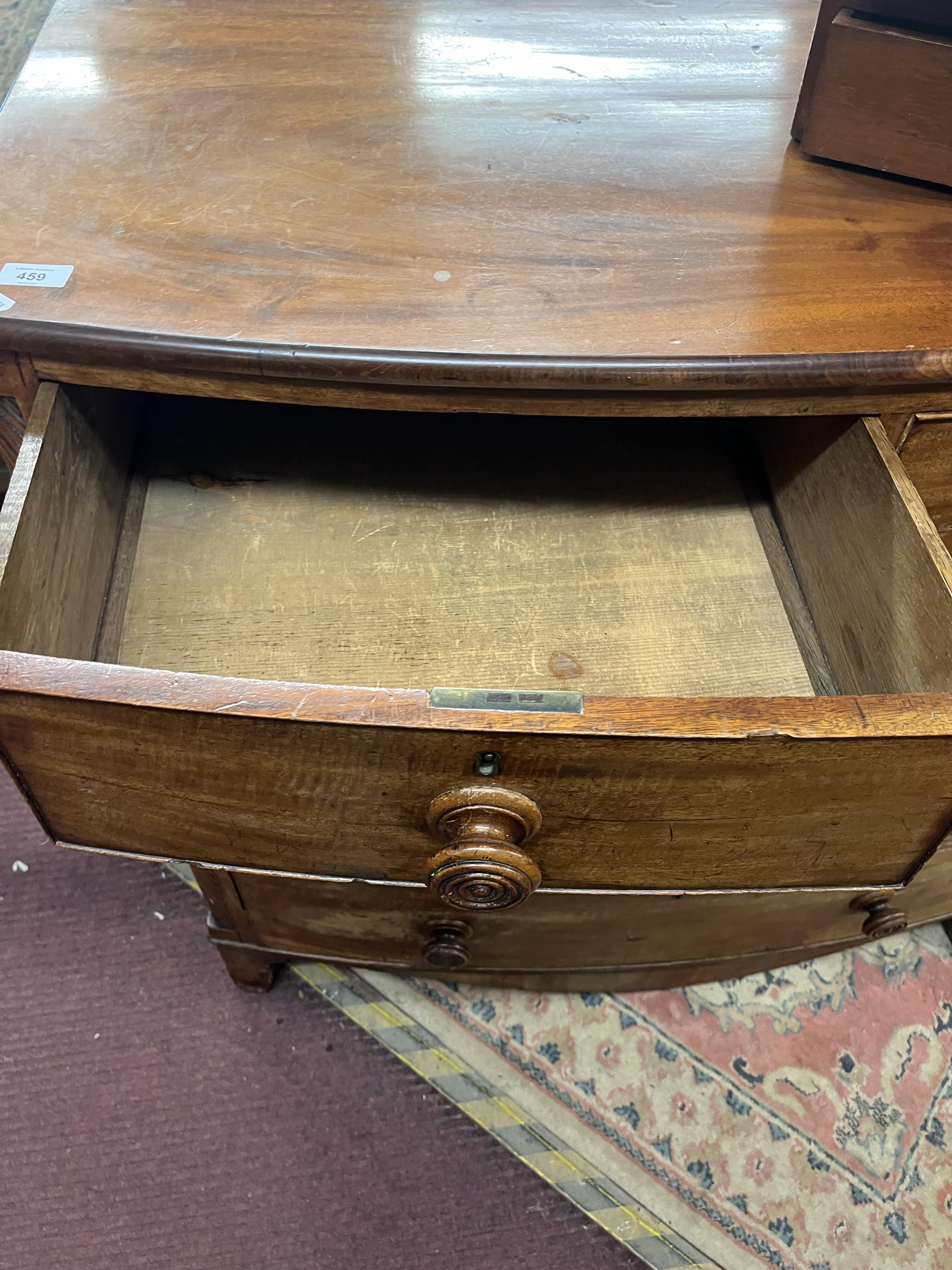 Victorian mahogany 2 over 3 bow front chest of drawers - Approx size: W: 108cm D: 54cm H: 106cm - Image 5 of 5