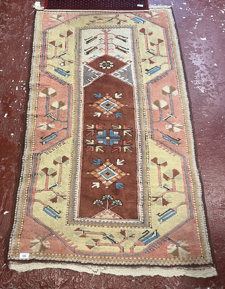 Turkish patterned rug - Approx size: 162cm x 93cm