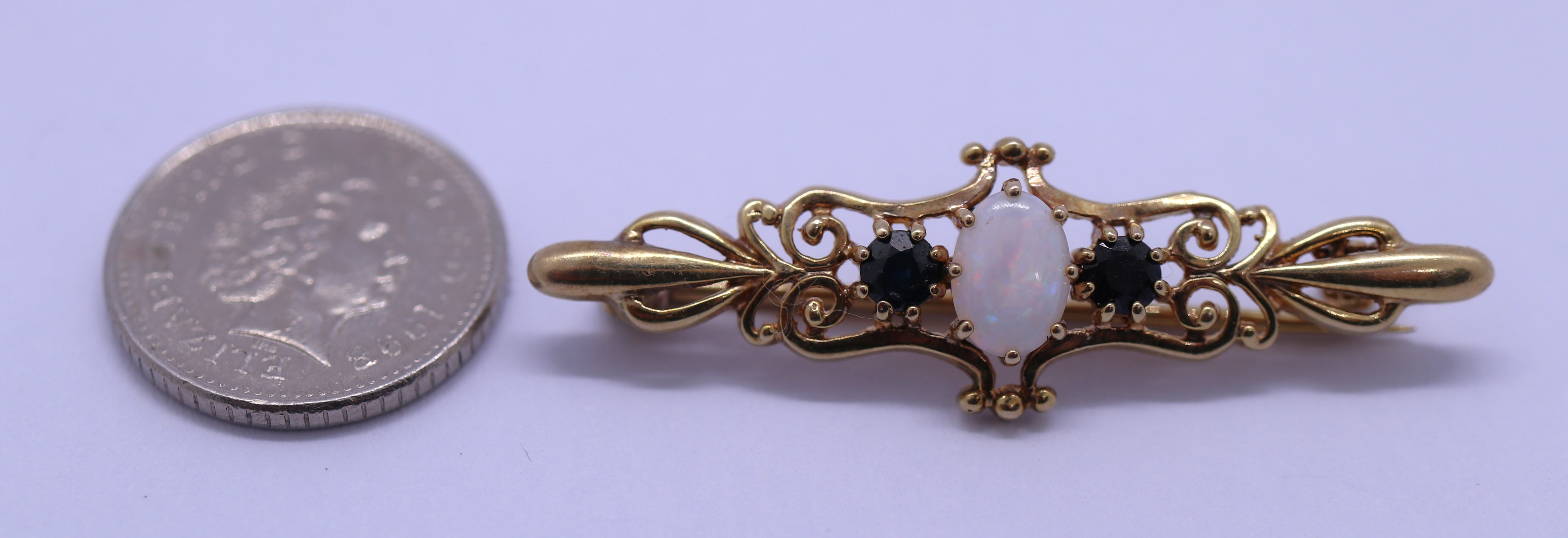 9ct gold opal & sapphire set brooch - Image 2 of 2