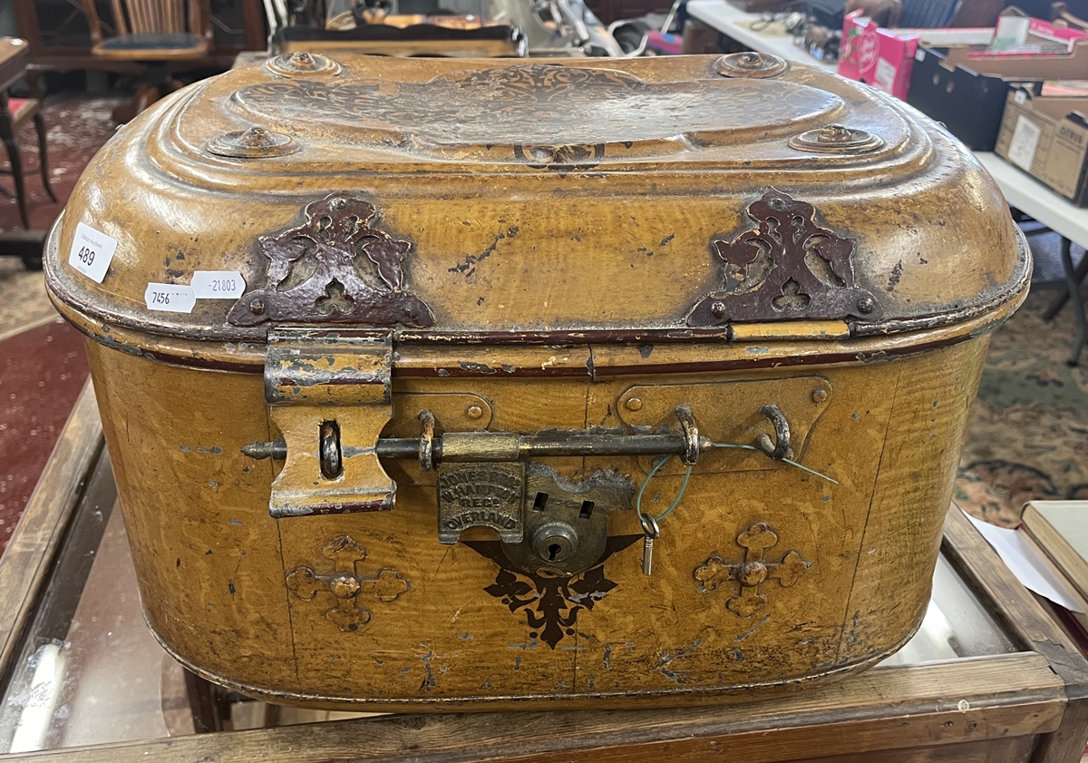 Metal travel trunk - The Torquay Dress Box