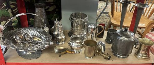 Collection of metal ware to include silverplate pewter etc