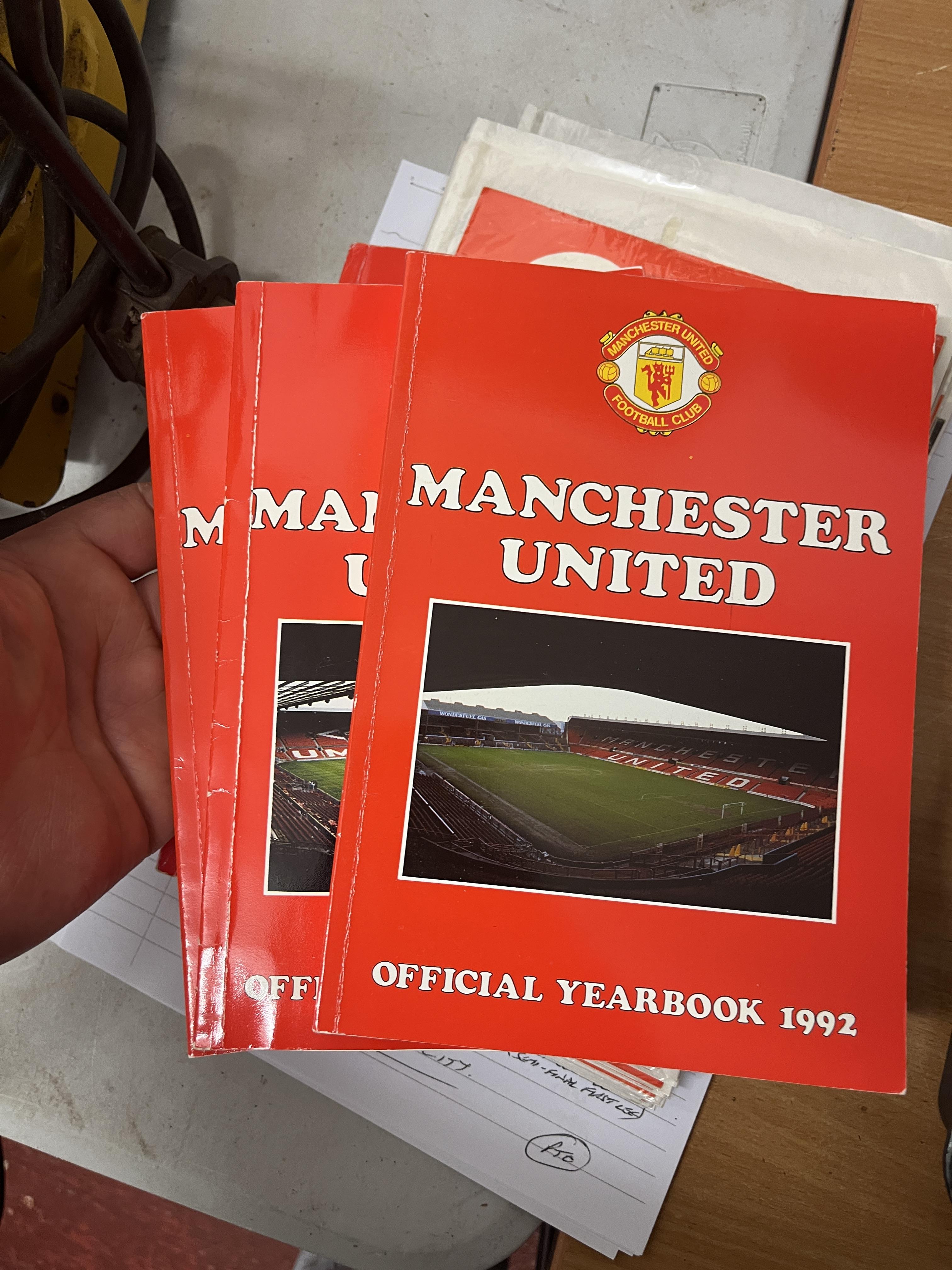 Collection of Manchester United programmes and year books - Image 4 of 10